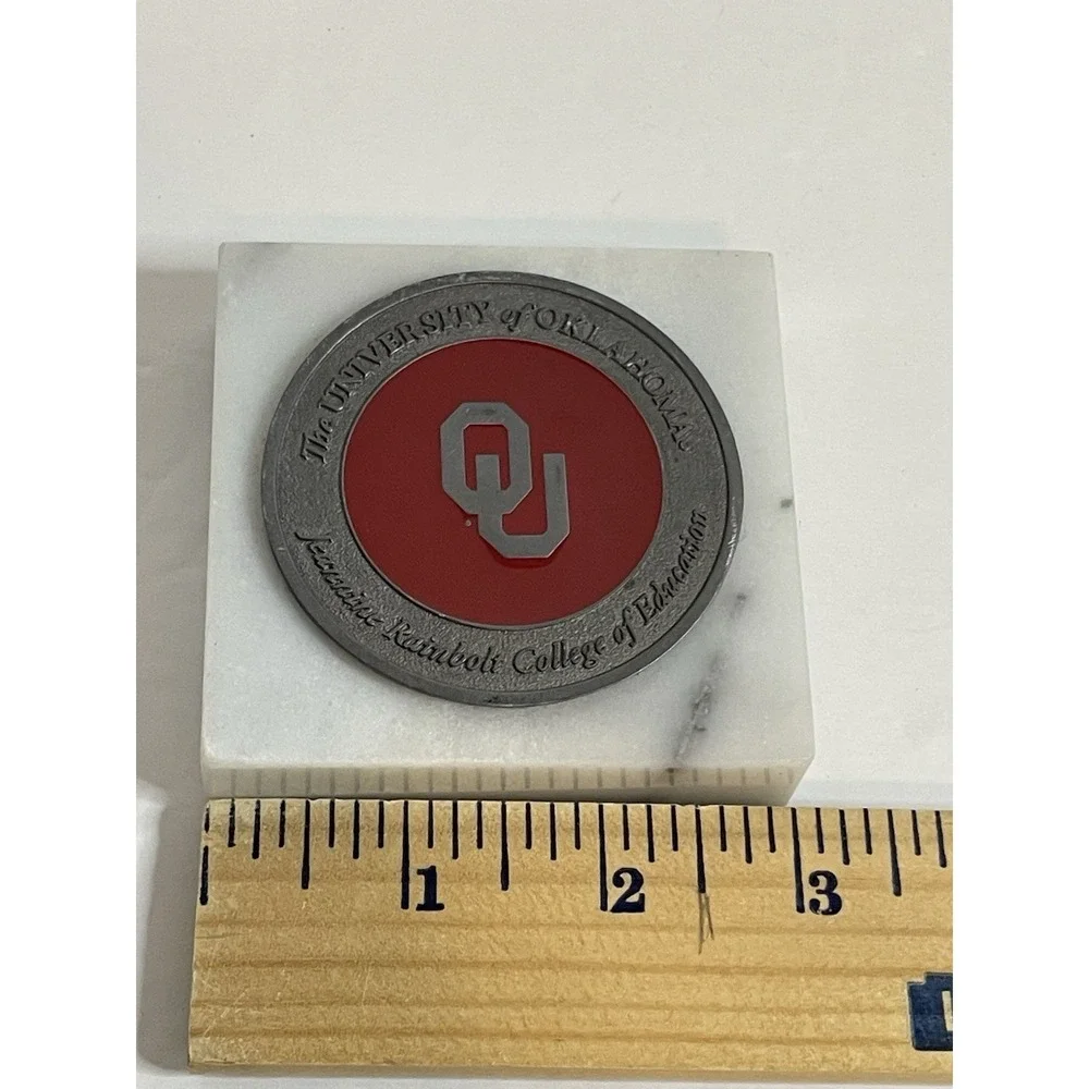 Oklahoma University OU Sooners Paperweight Granite Base And Metal & Red Emblem